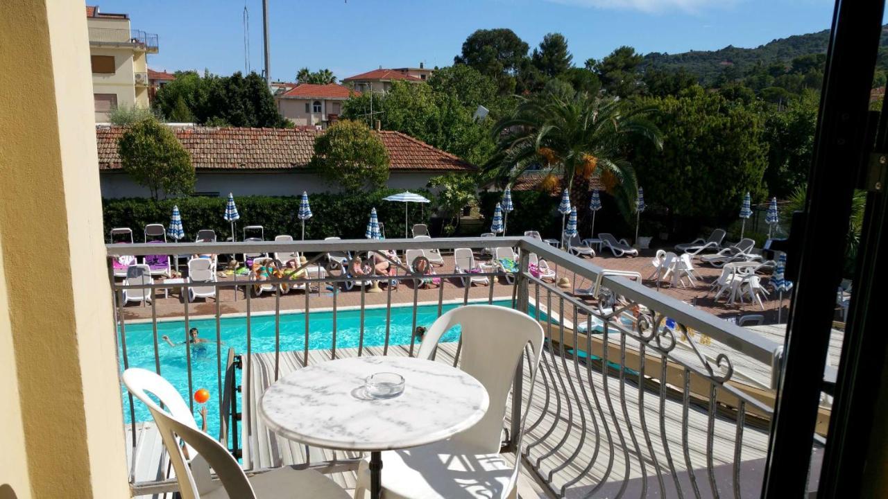 Hotel Delle Mimose Диано-Марина Экстерьер фото