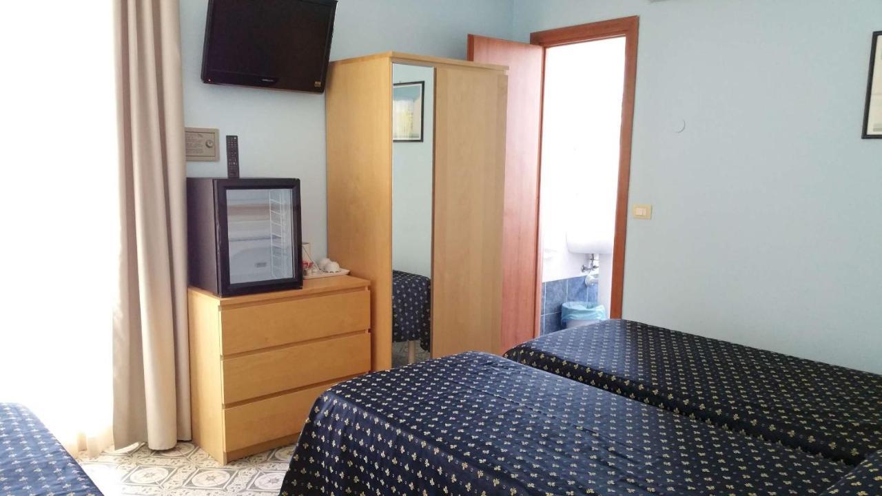 Hotel Delle Mimose Диано-Марина Экстерьер фото