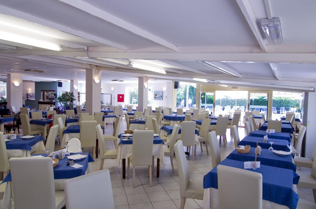 Hotel Delle Mimose Диано-Марина Экстерьер фото