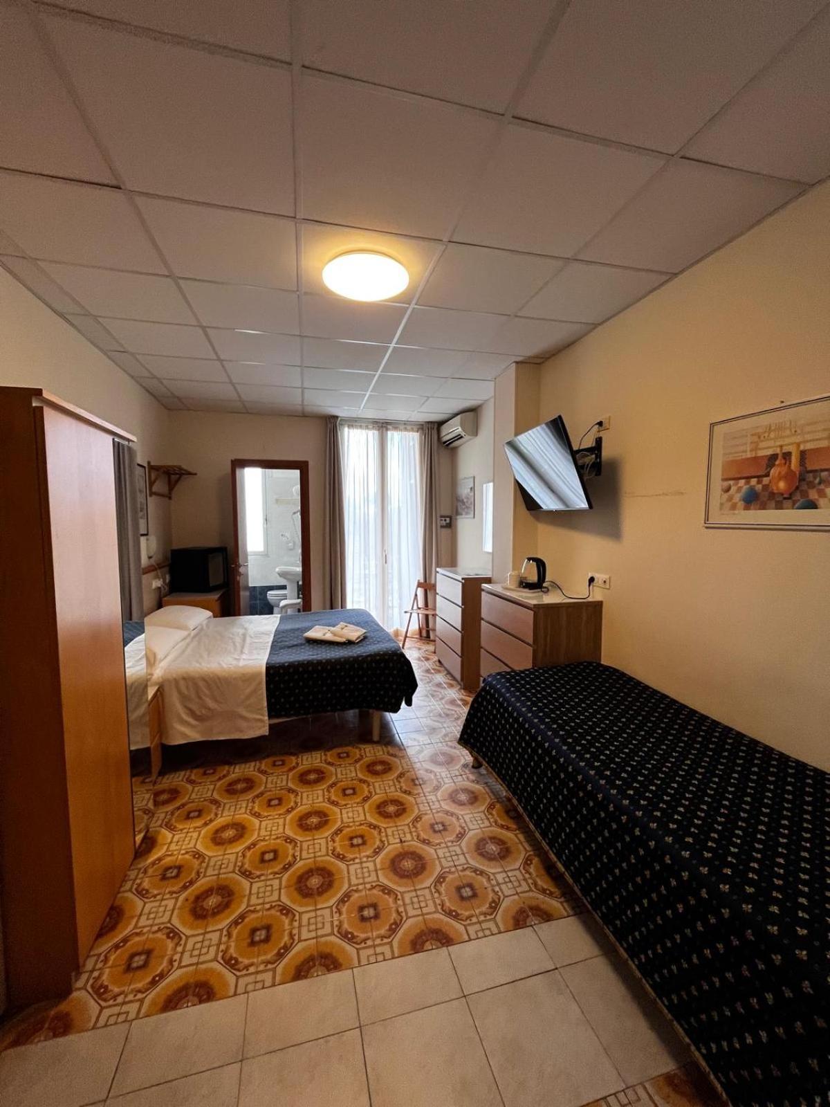 Hotel Delle Mimose Диано-Марина Экстерьер фото