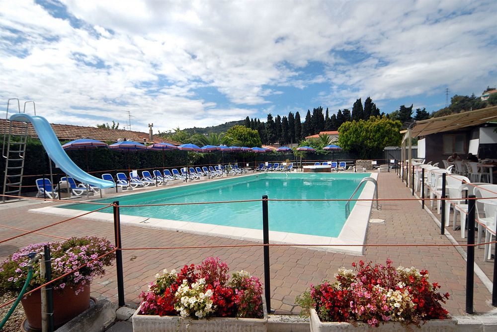 Hotel Delle Mimose Диано-Марина Экстерьер фото