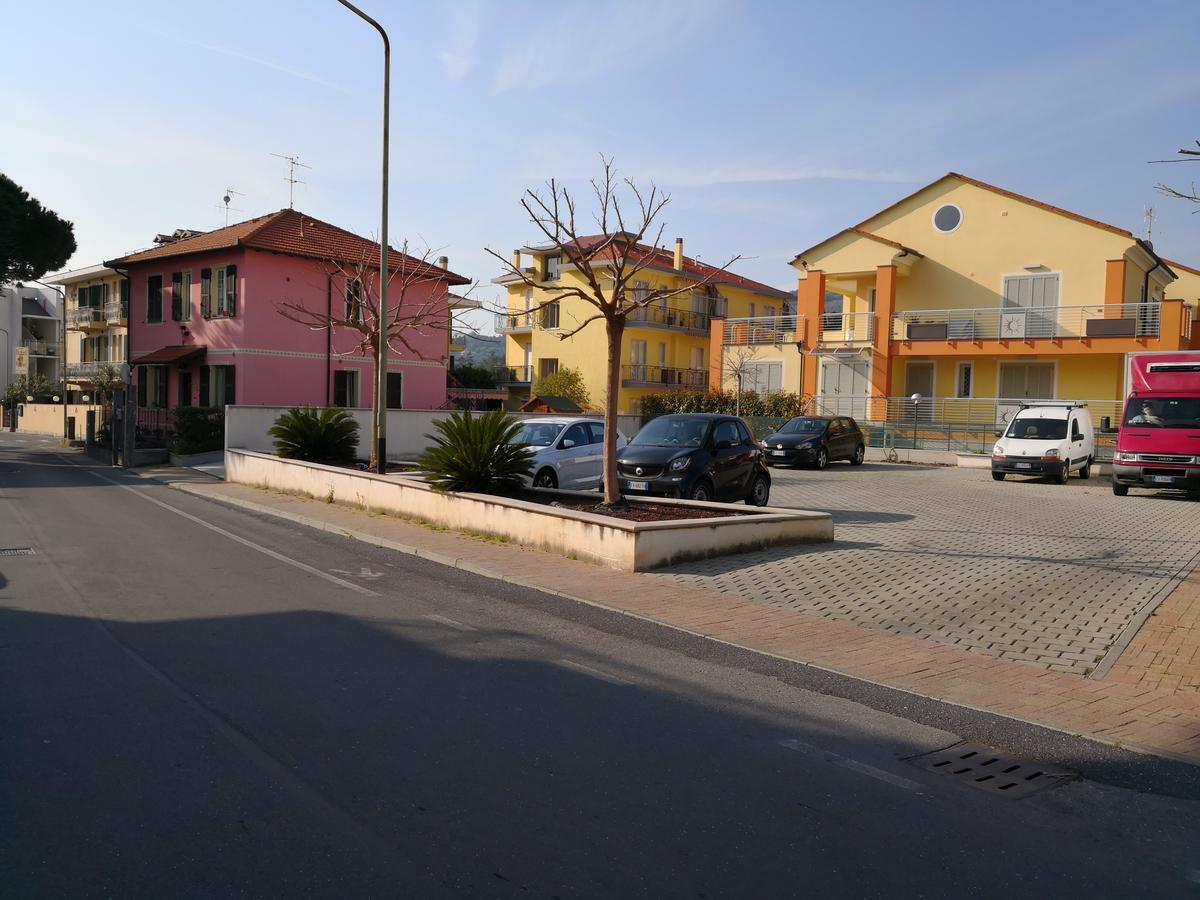 Hotel Delle Mimose Диано-Марина Экстерьер фото