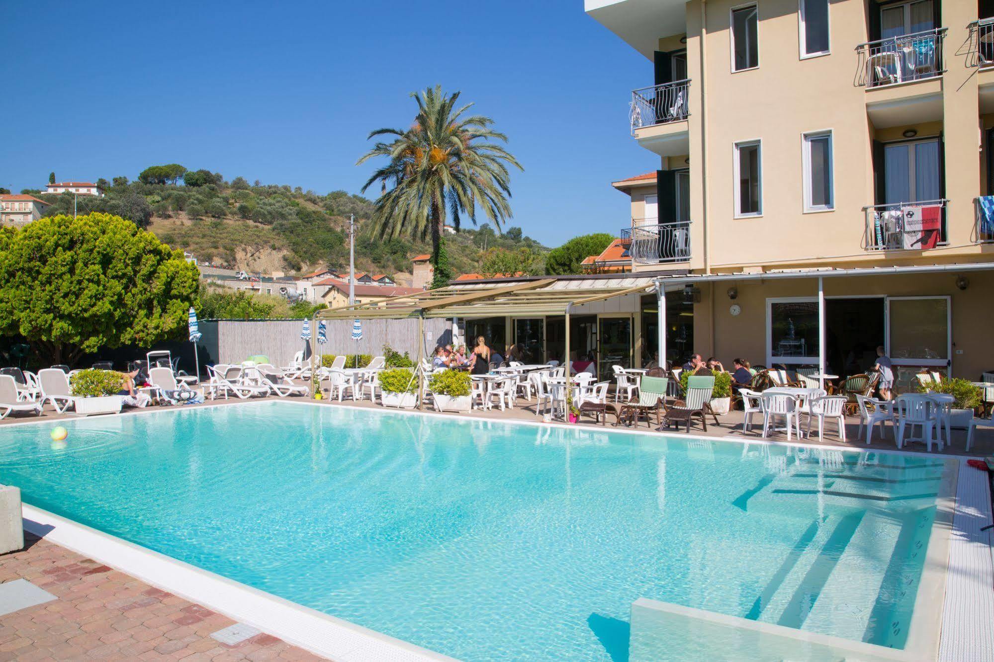 Hotel Delle Mimose Диано-Марина Экстерьер фото